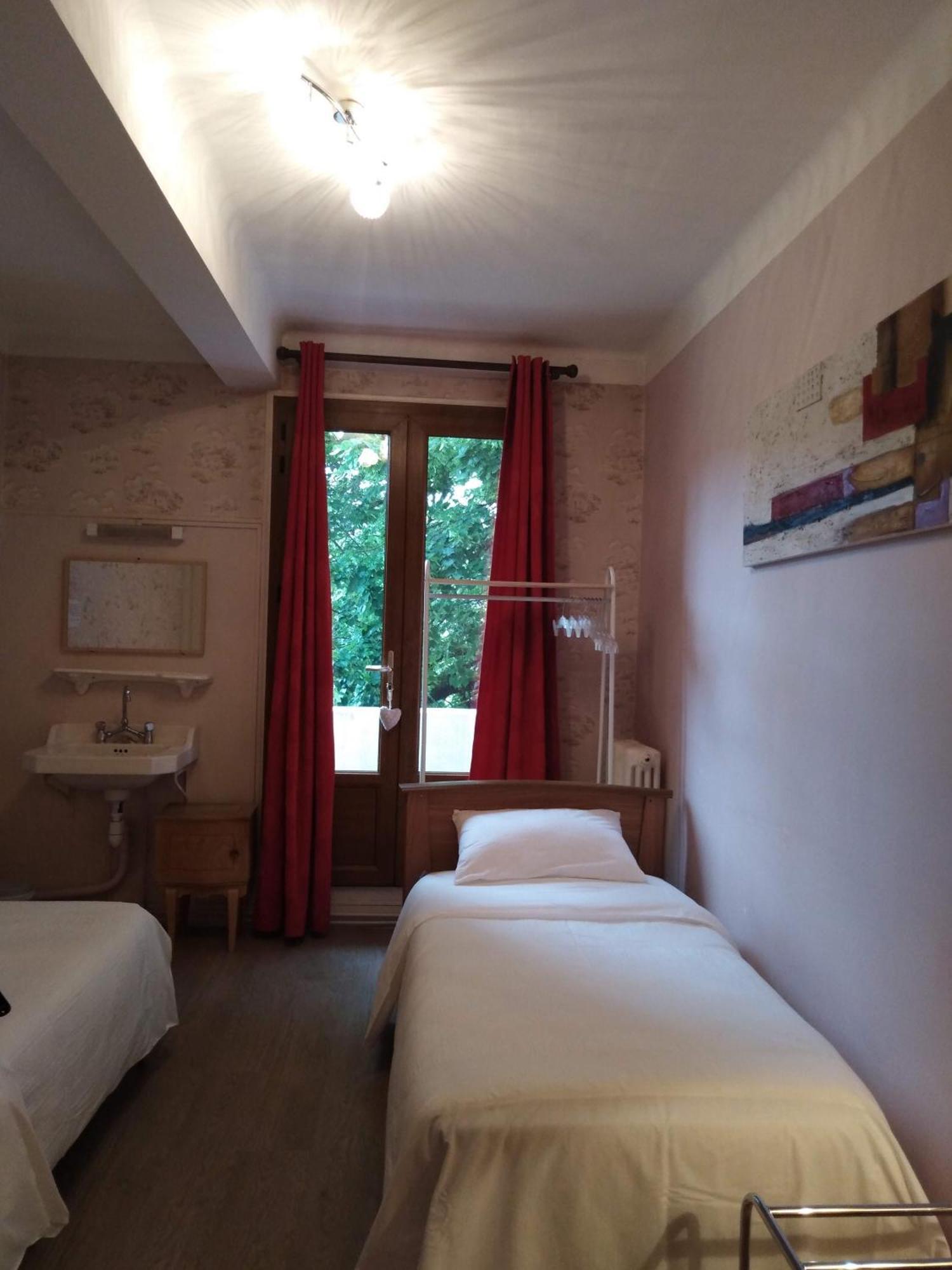 Hotel Du Pont Et Restaurant A Groléjac Esterno foto